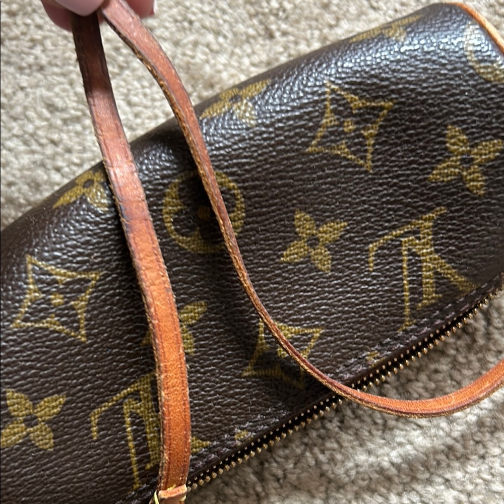 Louis Vuitton Mini Pochette - Picture 5 of 7